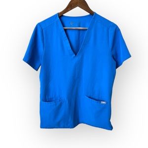 Figs Casma 3 pocket scrubs top in royal blue, size M,
V neck, short sleeve
